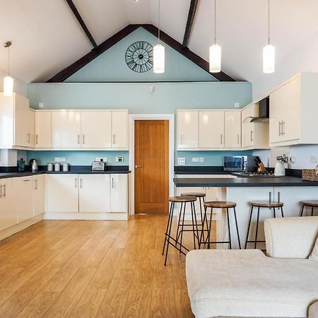 The Beach House - Fully Refurbed March 2024 Oystermouth Extérieur photo