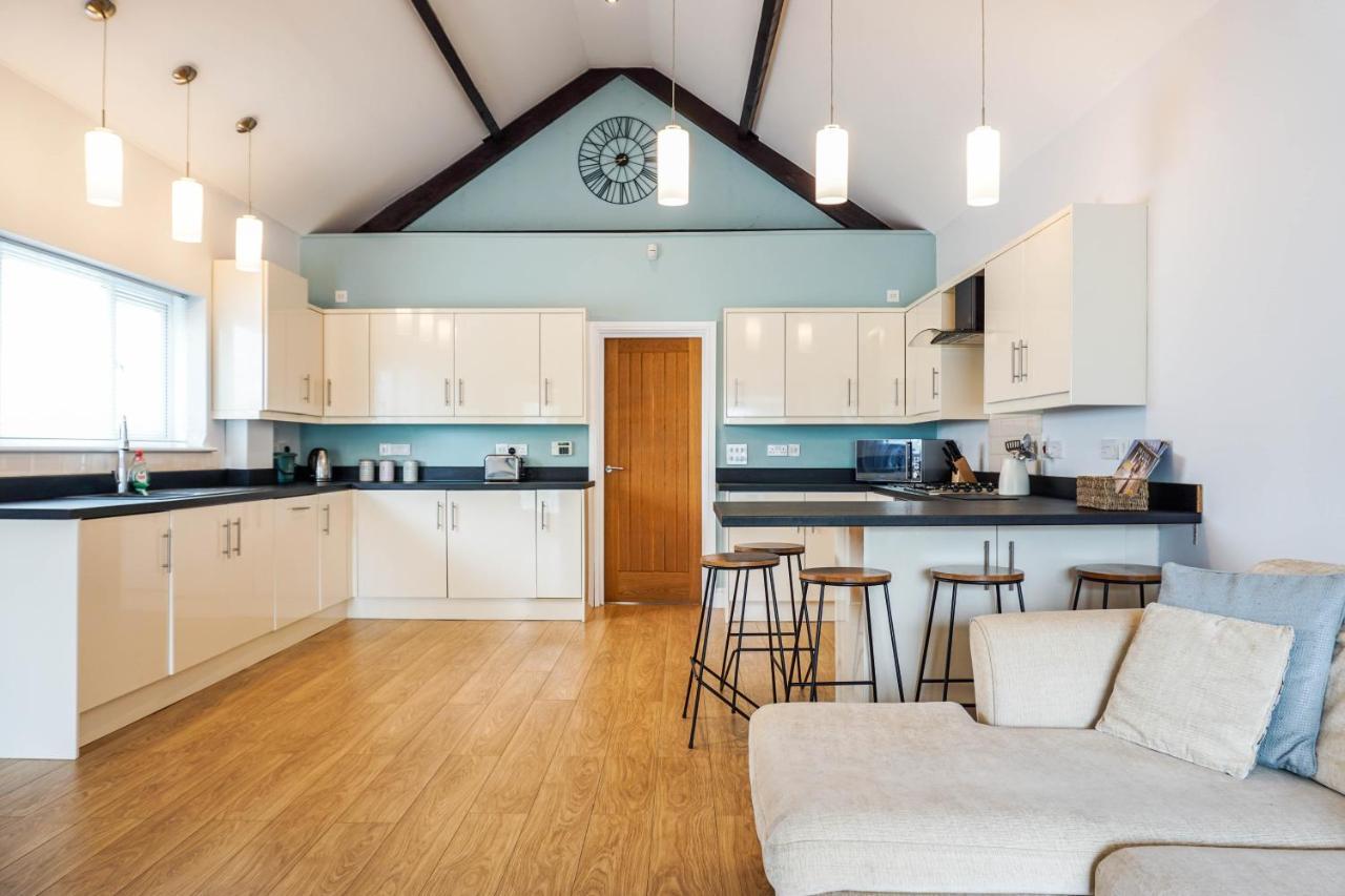 The Beach House - Fully Refurbed March 2024 Oystermouth Extérieur photo